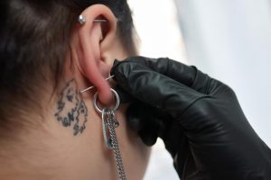 Cambiar la joya de una perforación